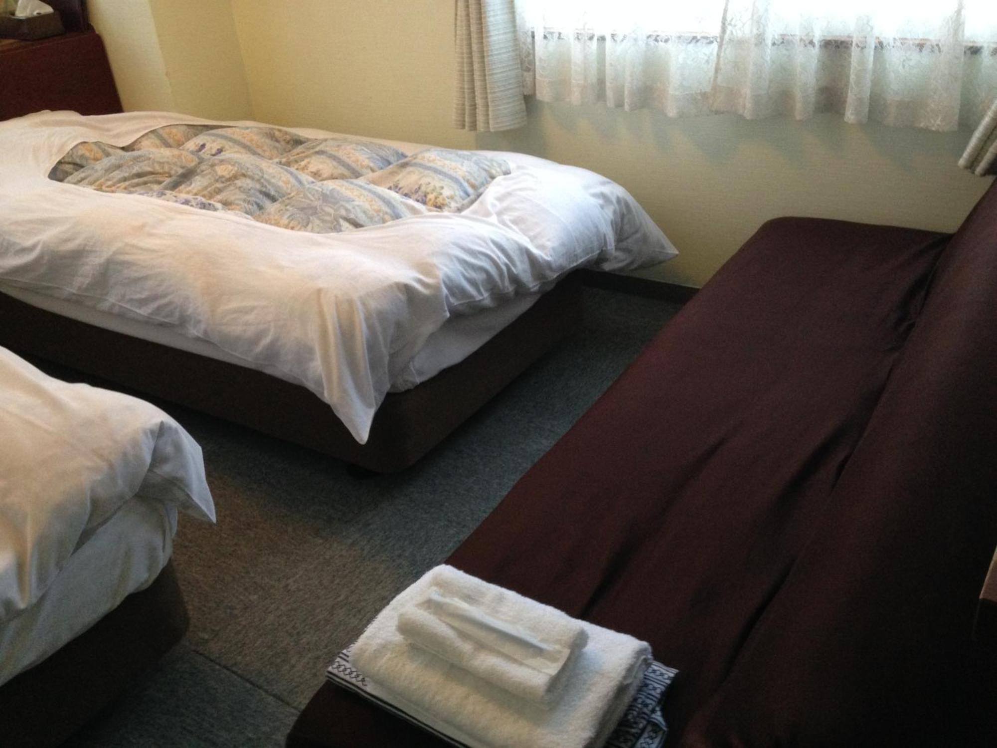 Community House Tyrolien Hotel Hakuba Room photo