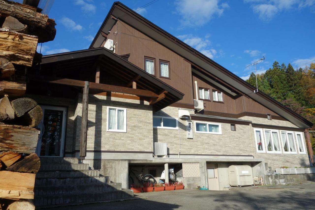 Community House Tyrolien Hotel Hakuba Exterior photo